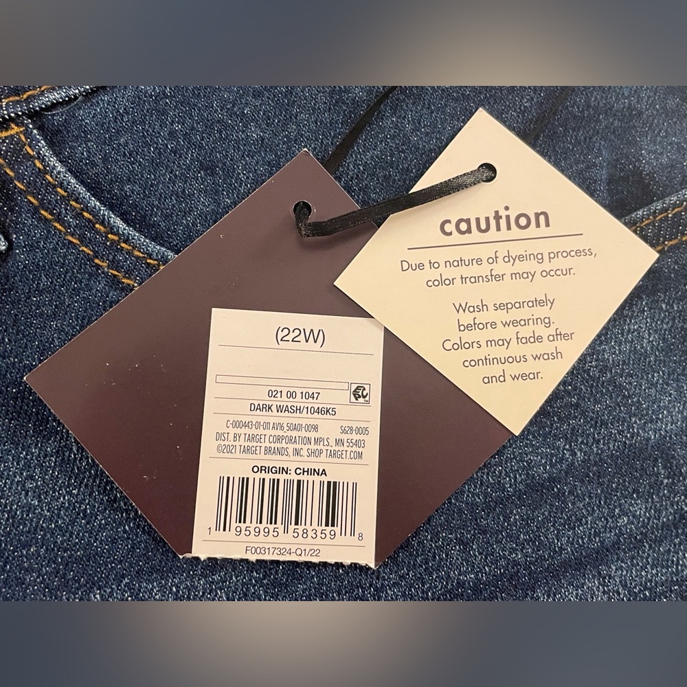 Ava & Viv High Rise Midi Stretch Jean Shorts Dark Wash Plus Size - Picture 6 of 8